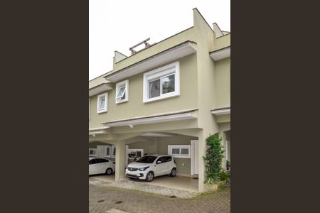 Casa de condomínio à venda com 265m², 3 quartos e 2 vagas Casa de condomínio à venda com 265m², 3 quartos e 2 vagasGaragem