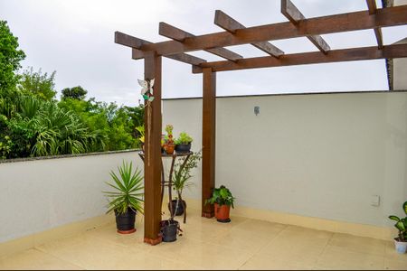 Casa de condomínio à venda com 265m², 3 quartos e 2 vagas Casa de condomínio à venda com 265m², 3 quartos e 2 vagasCobertura