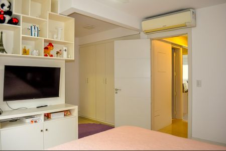 Casa de condomínio à venda com 265m², 3 quartos e 2 vagas Casa de condomínio à venda com 265m², 3 quartos e 2 vagasSuíte 1