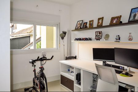 Casa de condomínio à venda com 265m², 3 quartos e 2 vagas Casa de condomínio à venda com 265m², 3 quartos e 2 vagasEscritório