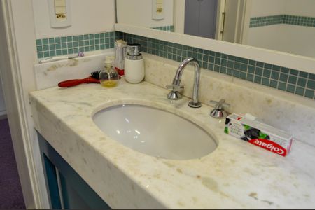 Casa de condomínio à venda com 265m², 3 quartos e 2 vagas Casa de condomínio à venda com 265m², 3 quartos e 2 vagasSuíte 1 Banheiro