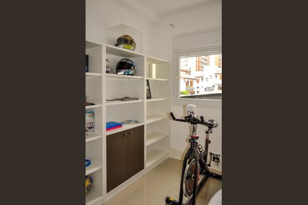 Casa de condomínio à venda com 265m², 3 quartos e 2 vagas Casa de condomínio à venda com 265m², 3 quartos e 2 vagasEscritório