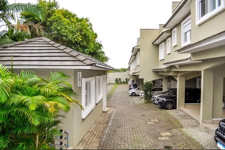 Casa de condomínio à venda com 265m², 3 quartos e 2 vagas Casa de condomínio à venda com 265m², 3 quartos e 2 vagasGaragem