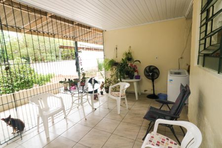 Casa à venda com 100m², 2 quartos e 2 vagas Casa à venda com 100m², 2 quartos e 2 vagasÁrea de Serviço