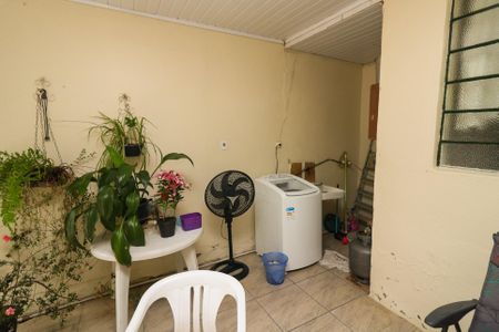 Casa à venda com 100m², 2 quartos e 2 vagas Casa à venda com 100m², 2 quartos e 2 vagasÁrea de Serviço