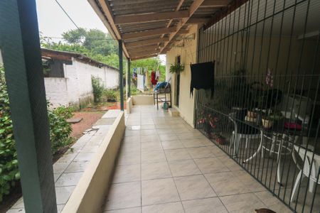 Casa à venda com 100m², 2 quartos e 2 vagas Casa à venda com 100m², 2 quartos e 2 vagasVaranda