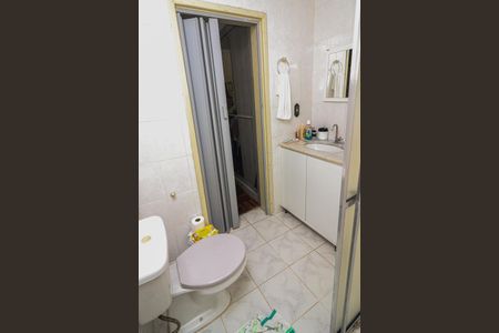 Casa à venda com 100m², 2 quartos e 2 vagas Casa à venda com 100m², 2 quartos e 2 vagasBanheiro da Suíte
