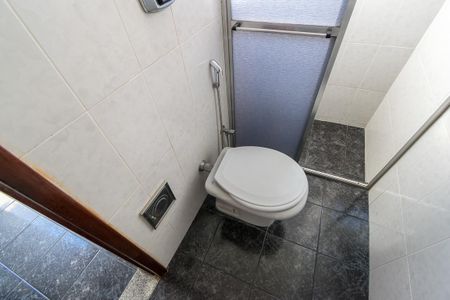 Casa à venda com 200m², 4 quartos e 2 vagas Banheiro Casa 2