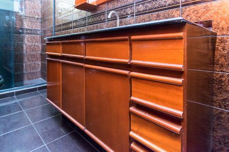 Casa à venda com 200m², 4 quartos e 2 vagasBanheiro