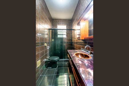 Casa à venda com 200m², 4 quartos e 2 vagasBanheiro