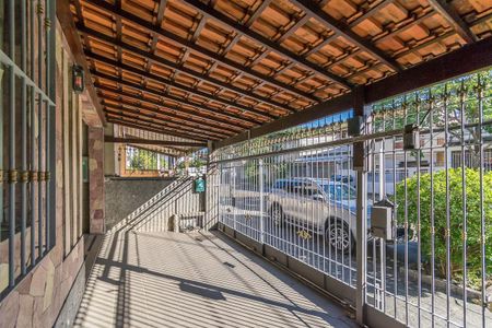 Casa à venda com 200m², 4 quartos e 2 vagasVaranda da frente