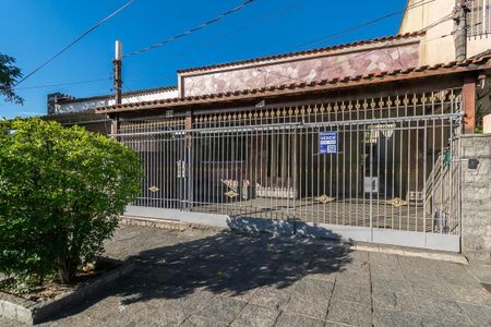 Casa à venda com 200m², 4 quartos e 2 vagasFachada