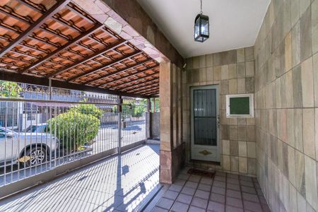 Casa à venda com 200m², 4 quartos e 2 vagasVaranda da frente