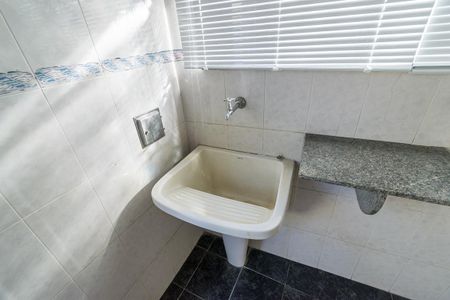 Casa à venda com 200m², 4 quartos e 2 vagasÁrea de serviço Casa 2