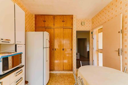 Casa à venda com 256m², 3 quartos e 2 vagas Casa à venda com 256m², 3 quartos e 2 vagasCozinha