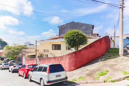 Casa à venda com 256m², 3 quartos e 2 vagas Casa à venda com 256m², 3 quartos e 2 vagasFachada