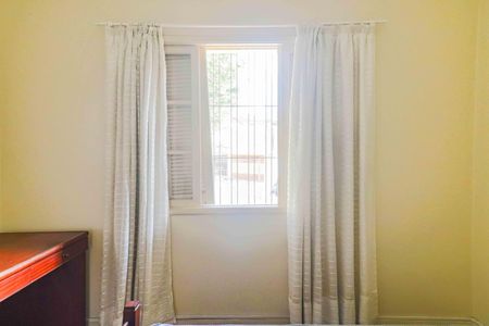 Casa à venda com 256m², 3 quartos e 2 vagas Casa à venda com 256m², 3 quartos e 2 vagasQuarto 2