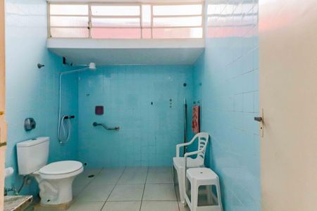 Casa à venda com 256m², 3 quartos e 2 vagas Casa à venda com 256m², 3 quartos e 2 vagasBanheiro