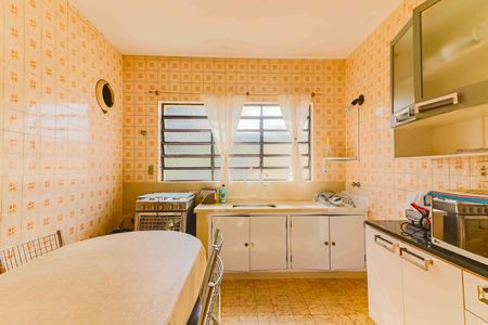 Casa à venda com 256m², 3 quartos e 2 vagas Casa à venda com 256m², 3 quartos e 2 vagasCozinha