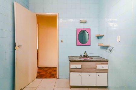 Casa à venda com 256m², 3 quartos e 2 vagas Casa à venda com 256m², 3 quartos e 2 vagasBanheiro