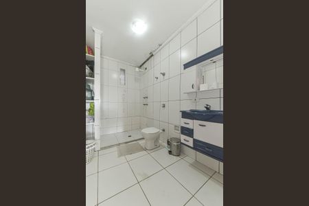 Casa à venda com 170m², 6 quartos e 2 vagas Casa à venda com 170m², 6 quartos e 2 vagasBanheiro da Suíte 1