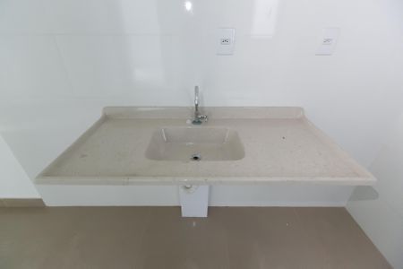 Apartamento à venda com 33m², 2 quartos e sem vaga Apartamento à venda com 33m², 2 quartos e sem vagaCozinha e Área de Serviço