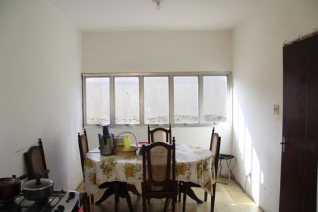 Casa à venda com 285m², 4 quartos e 3 vagasCozinha