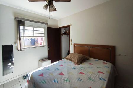 Casa à venda com 350m², 4 quartos e 2 vagas Casa à venda com 350m², 4 quartos e 2 vagasEdícula - Quarto