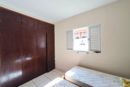 Casa à venda com 350m², 4 quartos e 2 vagas Casa à venda com 350m², 4 quartos e 2 vagasQuarto 1