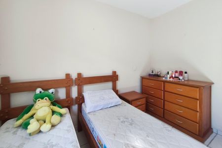 Casa à venda com 350m², 4 quartos e 2 vagas Casa à venda com 350m², 4 quartos e 2 vagasQuarto 1