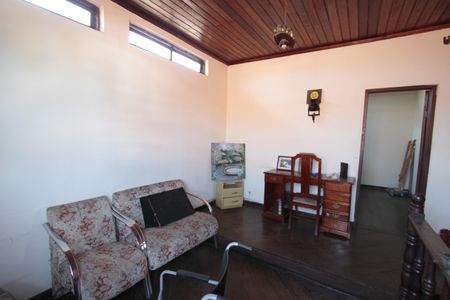 Casa à venda com 360m², 4 quartos e 3 vagasSala 2