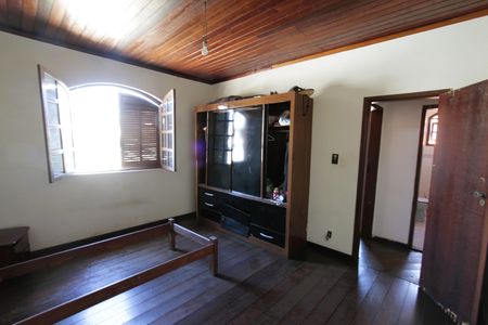 Casa à venda com 360m², 4 quartos e 3 vagasQuarto 2