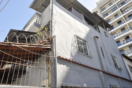 Casa à venda com 165m², 3 quartos e 1 vagaFachada