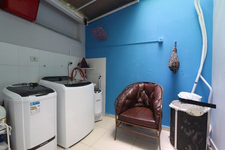 Apartamento à venda com 64m², 2 quartos e 1 vagaÁrea de Serviço