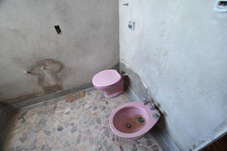 Casa à venda com 285m², 4 quartos e 3 vagasBanheiro Suíte 2