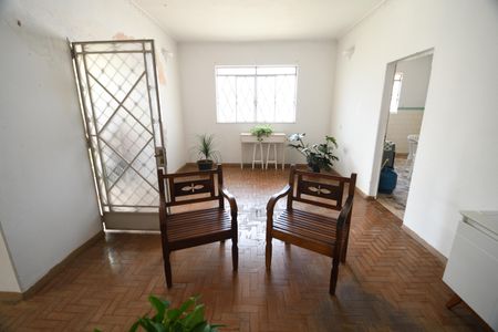 Casa à venda com 285m², 4 quartos e 3 vagasSala 2