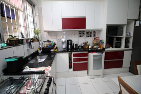 Casa à venda com 240m², 5 quartos e 3 vagasCozinha