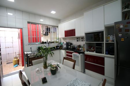 Casa à venda com 240m², 5 quartos e 3 vagasCozinha