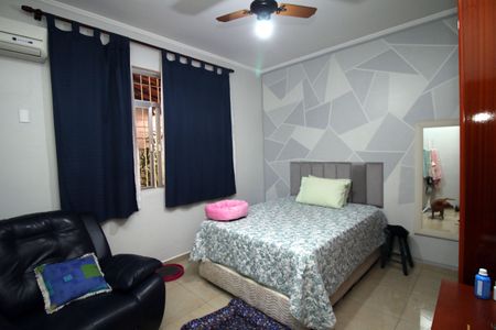 Casa à venda com 240m², 5 quartos e 3 vagasQuarto 4