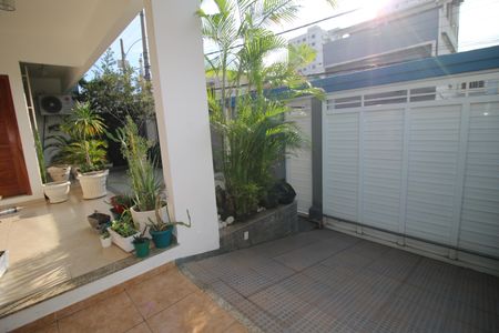 Casa à venda com 240m², 5 quartos e 3 vagasVaranda da sala e Garagem