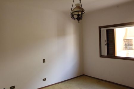 Casa à venda com 285m², 4 quartos e 6 vagasSuíte 2