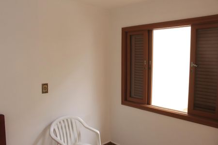 Casa à venda com 285m², 4 quartos e 6 vagasQuarto de Serviço