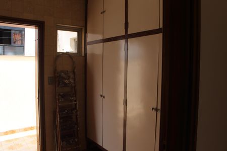 Casa à venda com 285m², 4 quartos e 6 vagasDespensa