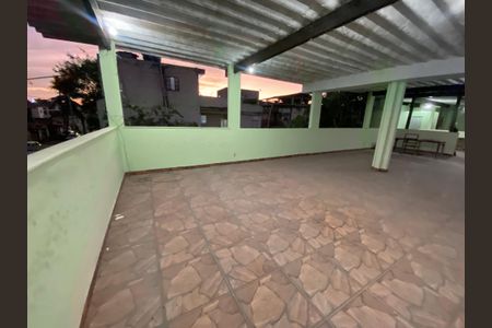 Casa à venda com 200m², 2 quartos e sem vaga Casa à venda com 200m², 2 quartos e sem vagaTerraço