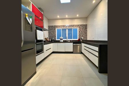 Casa de condomínio à venda com 350m², 4 quartos e 4 vagas Casa de condomínio à venda com 350m², 4 quartos e 4 vagasFoto 11