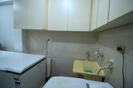 Casa à venda com 121m², 2 quartos e 1 vagaÁrea de Serviço