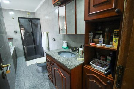Casa à venda com 121m², 2 quartos e 1 vagaBanheiro