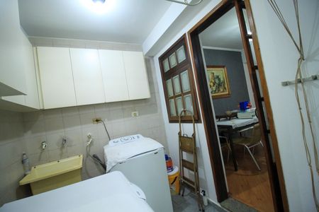 Casa à venda com 121m², 2 quartos e 1 vagaÁrea de Serviço