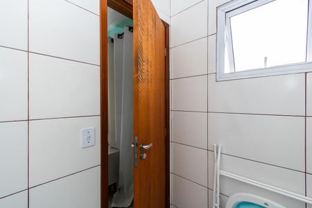 Apartamento à venda com 77m², 2 quartos e 1 vaga Apartamento à venda com 77m², 2 quartos e 1 vagaBanheiro da Suíte