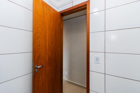 Apartamento à venda com 77m², 2 quartos e 1 vaga Apartamento à venda com 77m², 2 quartos e 1 vagaBanheiro